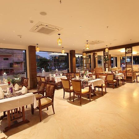 Hotel Maria Park Muvattupuzha Kültér fotó
