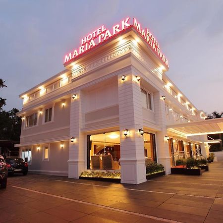 Hotel Maria Park Muvattupuzha Kültér fotó
