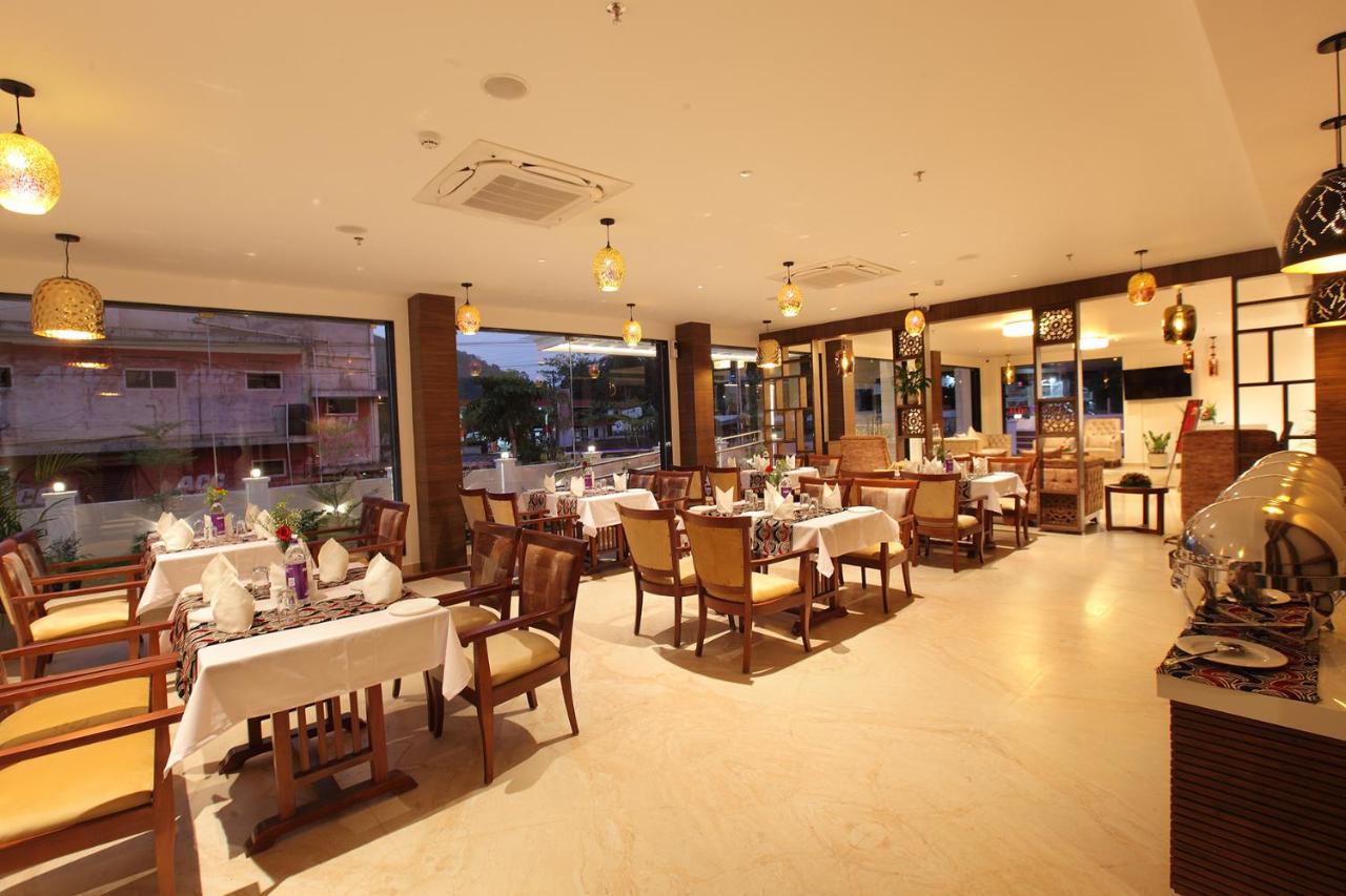 Hotel Maria Park Muvattupuzha Kültér fotó