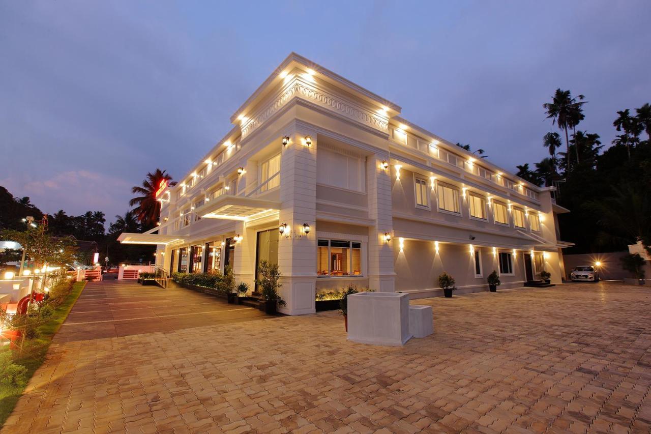 Hotel Maria Park Muvattupuzha Kültér fotó