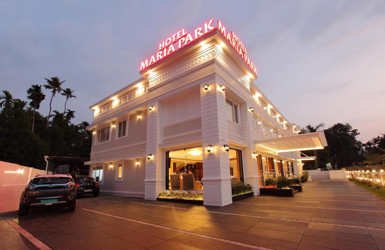Hotel Maria Park Muvattupuzha Kültér fotó