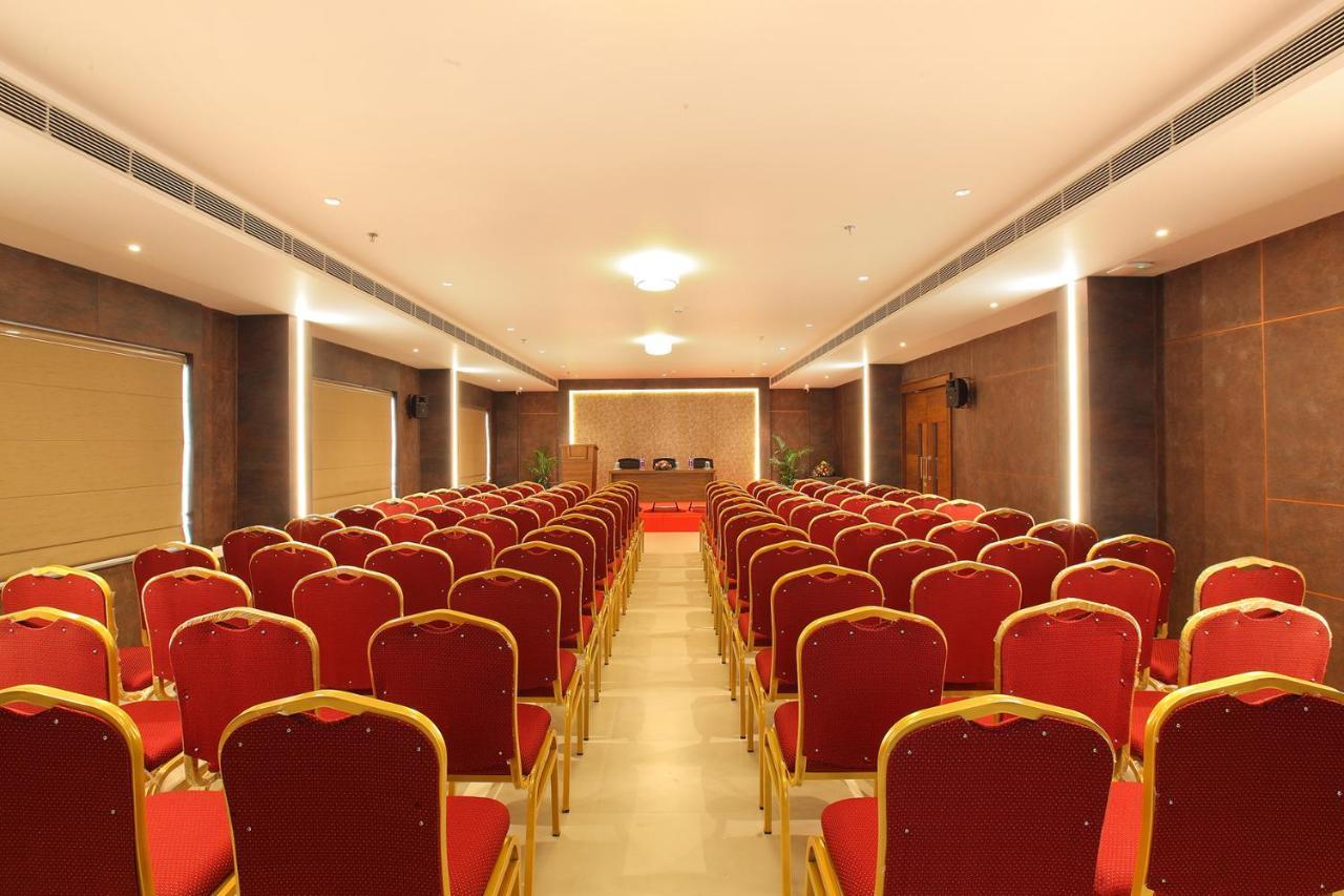 Hotel Maria Park Muvattupuzha Kültér fotó