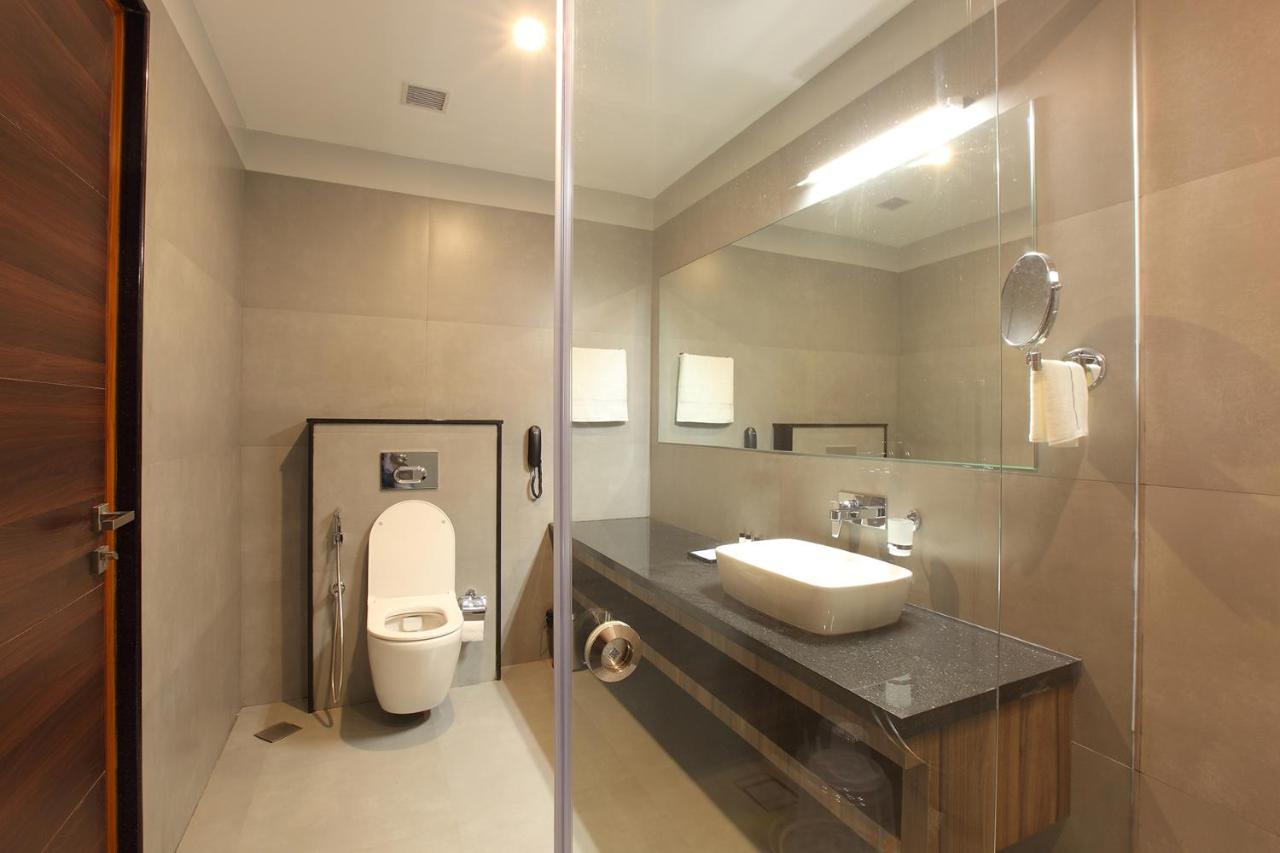 Hotel Maria Park Muvattupuzha Kültér fotó
